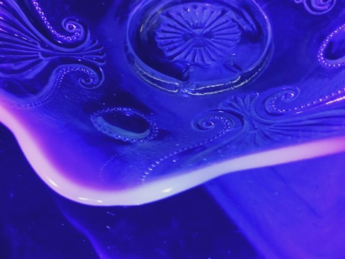 Vtg Purple Glow / Clear Glass CANDY DISH == Swirl Fanning Type Design - Picture 3 of 19