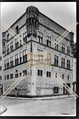 Photo Cologne 1944-46 Street at the Hof corner house building