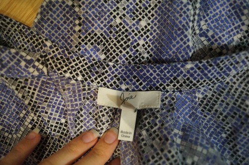 JOIE Blue Purple Cream 100% Silk Geometric Print Collarless V Neck Blouse Top XS - Picture 6 of 6