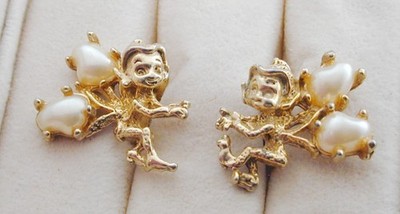 Vintage Accessocraft NYC Elf Fairy Faux Pearl Baby Tooth Spring Screw Earrings