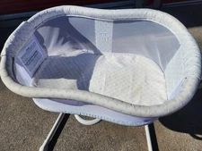 Halo 3879 Bassinest Glide Sleeper - Mosaic