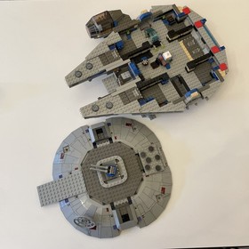 LEGO Star Wars: Millenium Falcon 7190 Near Complete with Manual, No Box READ