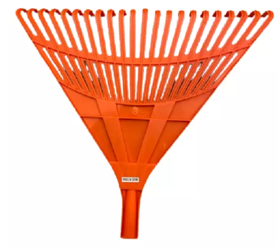 Leaf rake head outlet