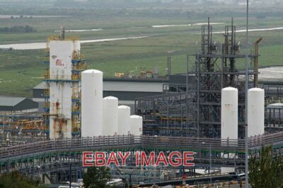 FOTO GASANLAGE ANLAGE ZUR ERZEUGUNG VON INDUSTRIEGASEN IN DER CHEMIE INDUSTRIE AR