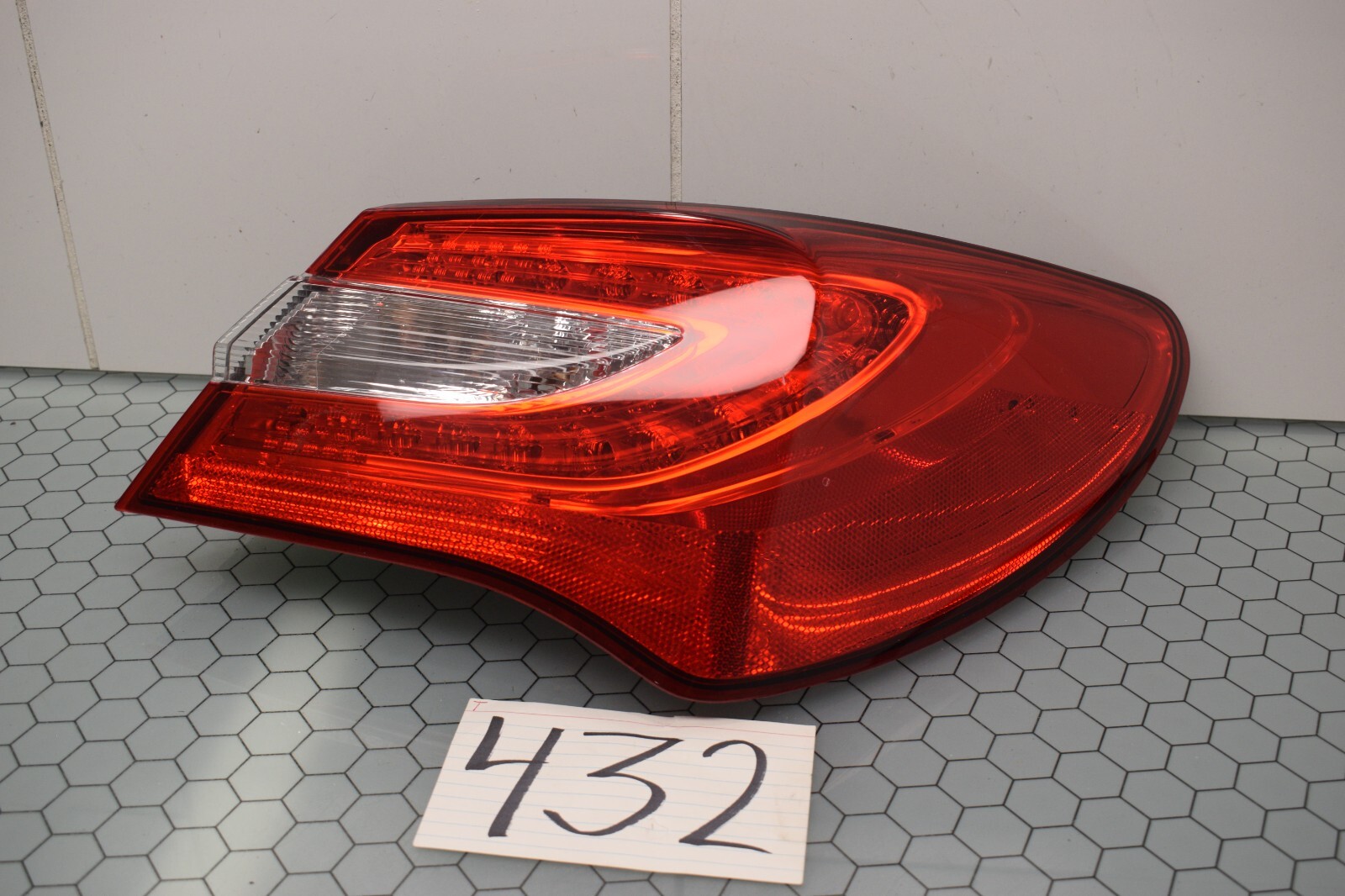 11 12 13 14 Chrysler 200 SEdan PASSENGER Side Tail Light Used Rear Lamp #432-T