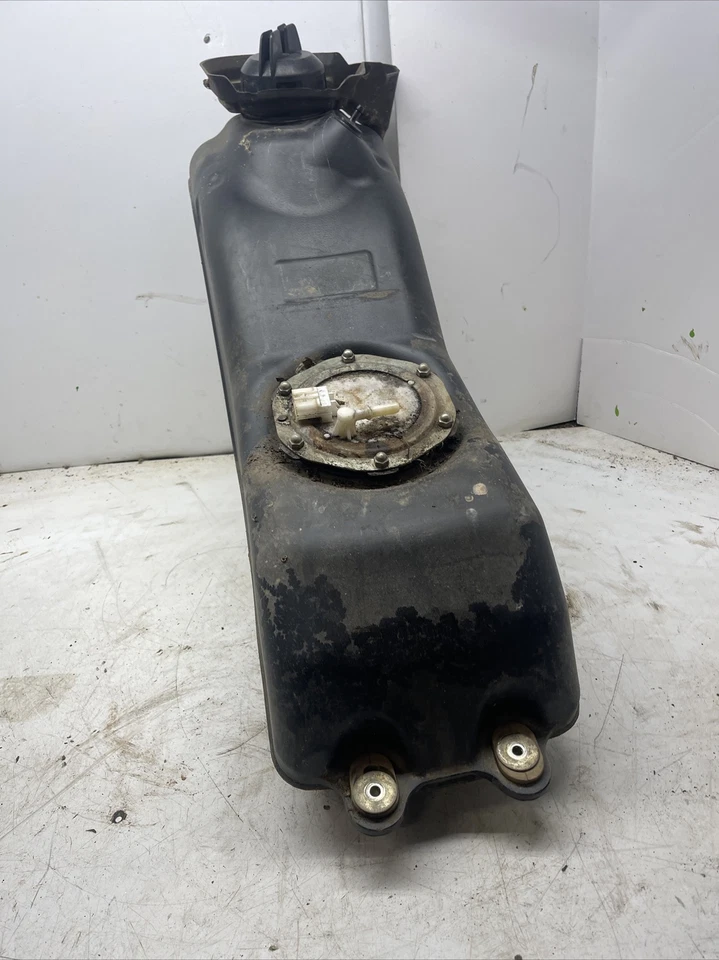 Tanque de gasolina y bomba de combustible Yamaha Grizzly 700 08 4x4 YFM700F Foto 2 de 3