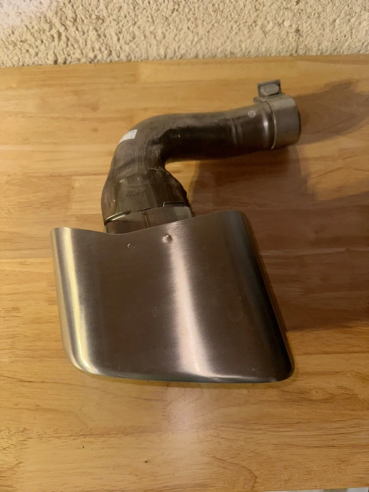 Punta de escape Porsche Cayenne 2019-2023 (lado del conductor) 9Y0 253 823 Foto 2 de 4