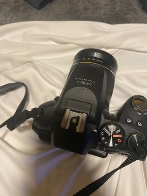 Fujifilm FinePix HS Series HS10 / HS11 10.3MP Digital Camera