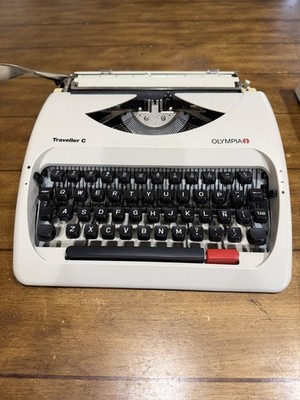 Olympia Travel C Manual Typewriter With Travel Case