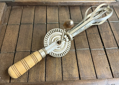 Rustic ANDROCK Egg Beater Mixer w Unique GROOVED Wood Handle USA Farmhouse Style