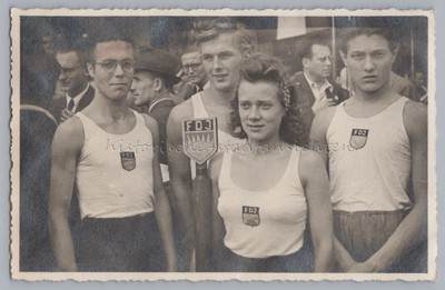 Freie Deutsche Jugend  FDJ DDR junge Frauen und Männer Sport - Altes Foto 1950er