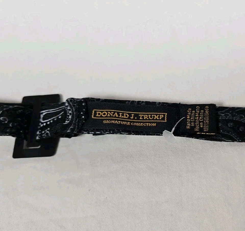 黑色佩斯利丝绸领结唐纳德特朗普总统签名系列OS领带 — 第 2/4 张图片