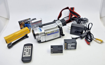 JVC Digital Video Camera GR-DVL220U 700x Digital Zoom 520 Lines Of Resolution +