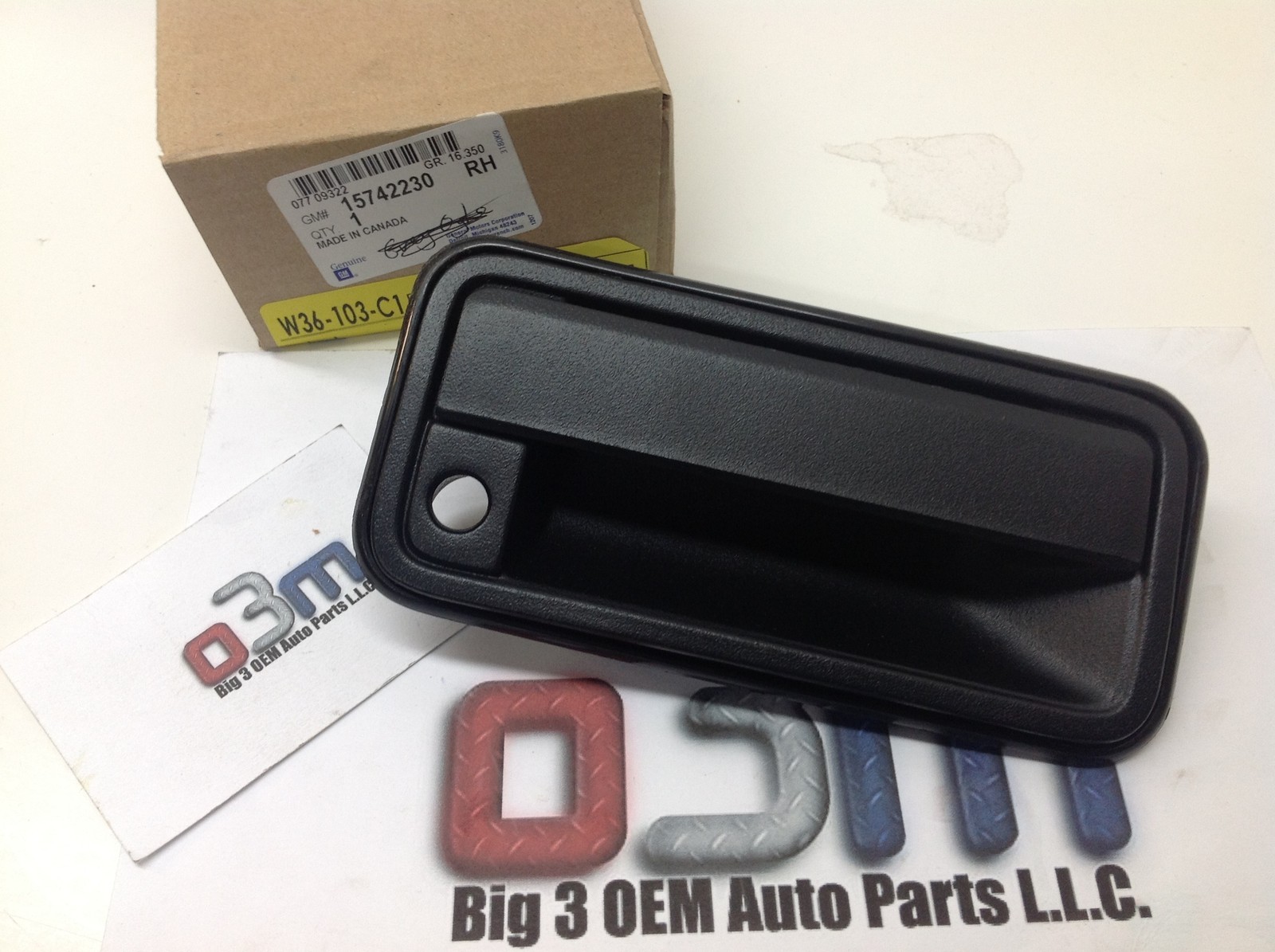 Chevrolet C/K Tahoe Suburban GMC C/K Yukon RH Front Outside Door HANDLE new OEM