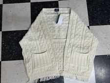 Aran Crafts Ireland Pocket Shaw 100% Merino Wool OS Natural Cape Poncho