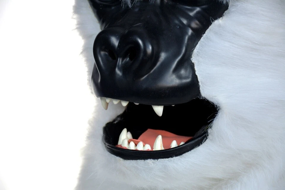 Disfraz de mascota con cabeza de orangután blanco puede mover la boca traje con disfraces de Halloween Foto 4 de 4