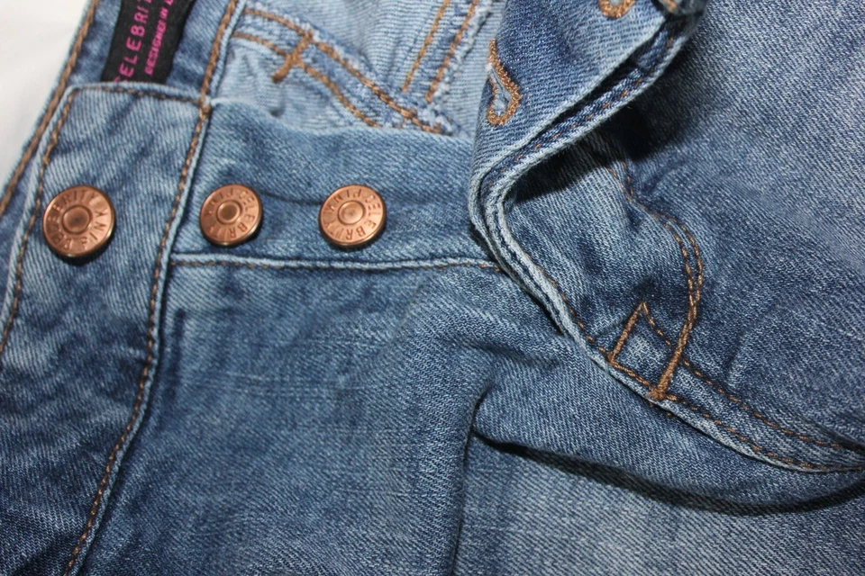 Pantalones cortos de jean para mujer Celebrity rosa talla 7/28 con botones Foto 3 de 4