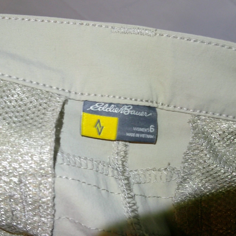 Calça de caminhada Eddie Bauer Travex Cargo Capri aba rolante cáqui feminina tamanho 6 - Imagem 3 de 3
