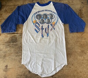 camiseta levis estampada