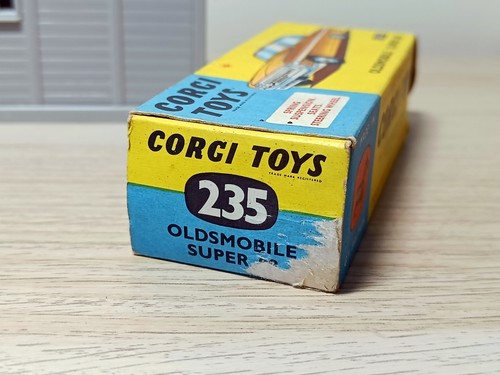 Corgi 235 Oldsmobile Super 88 *wit original box* - Picture 16 of 17