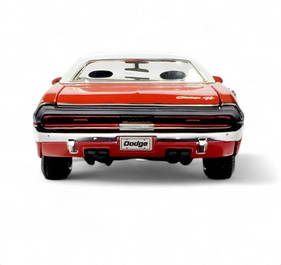 1970 Super DODGE CHALLENGER R/T 1/24 Scale Diecast Sun Star Collectibles - Image 4 of 4