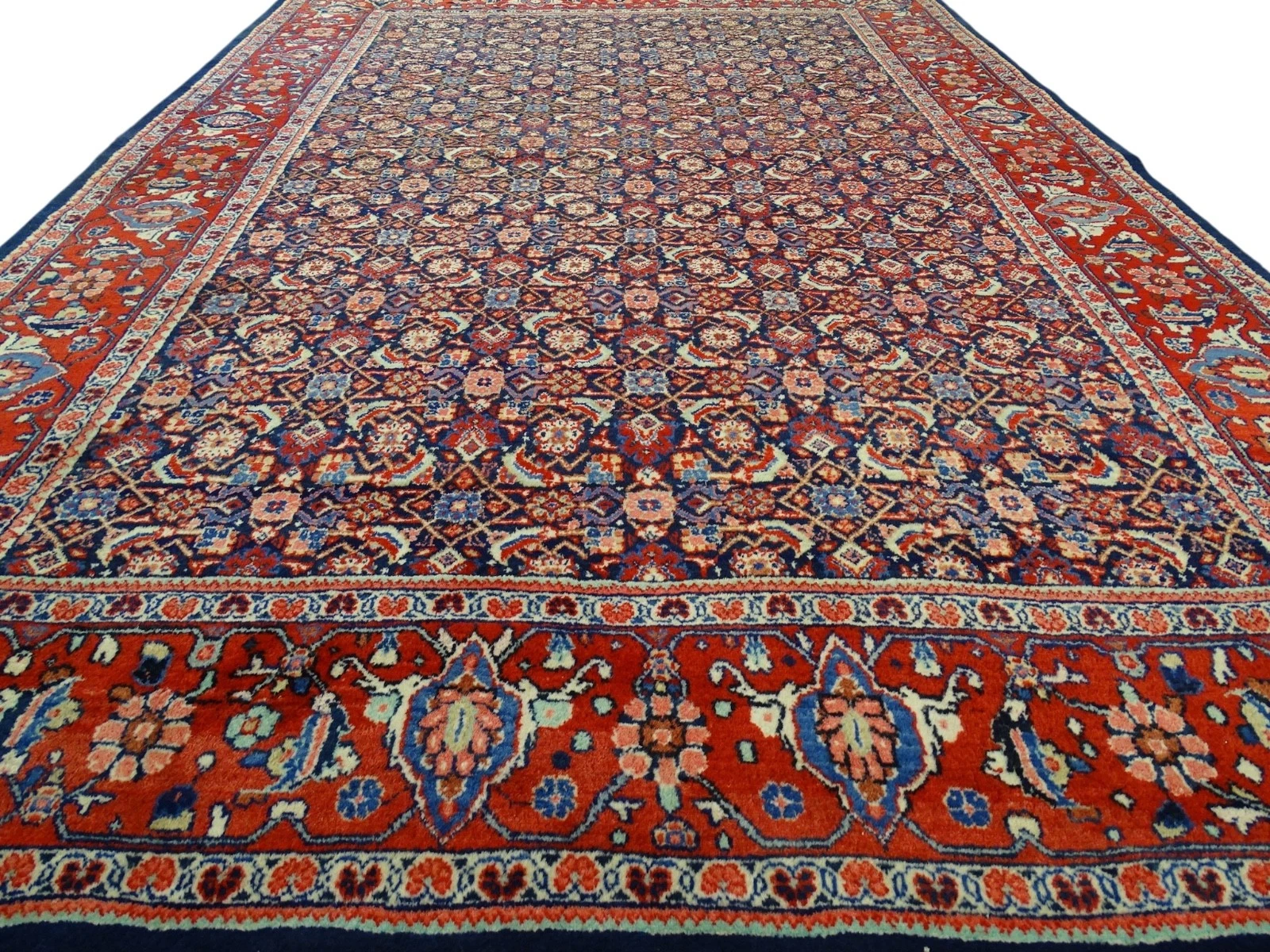 Sarough - 282 x 191cm - Professionally Cleaned - Hand-Knotted Oriental Rug