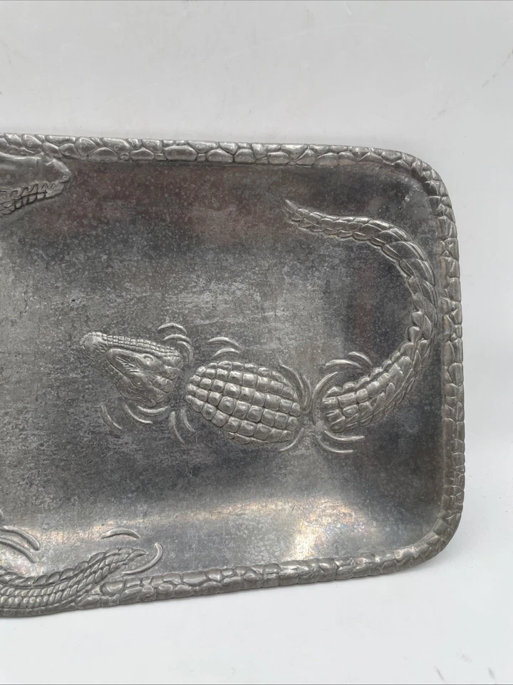 Bandeja de servir pão de jacaré de alumínio Arthur Court 12,75 x 6,5 2002 - Imagem 2 de 4