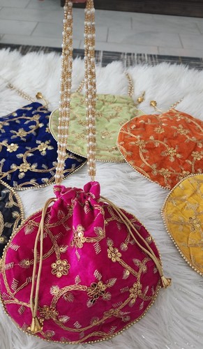 Indische Geschenktüte, bestickte weiße Tüte, Puja Geschenk, Gold Sari Tasche, 10 Stück - Bild 2 von 5