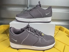NIKE BY YOU AIR FORCE 1 LOW PRM "PEEL OFF" PURPLE MEN SZ 7/WMN 8.5 DD1662-991