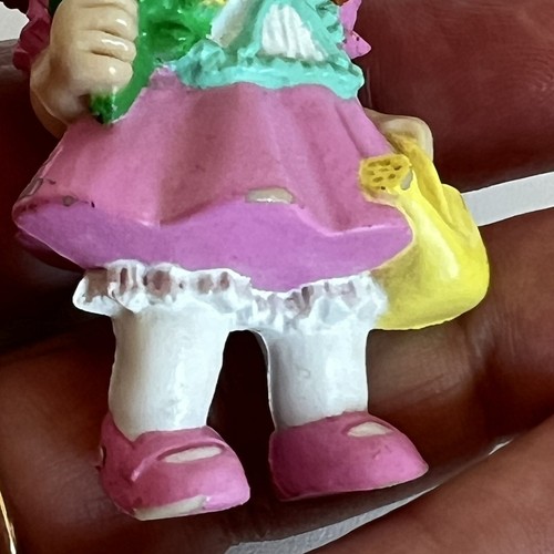 Cabbage Patch Kids 1984 CPK PVC Figurine Flower Girl Pink Dress Watering Can OAA - Picture 6 of 13