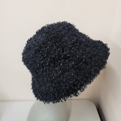 SYTE SHAGGY FUR BUCKET HAT ¥11,000 ShaggyBucketHotPink_1200x.png?