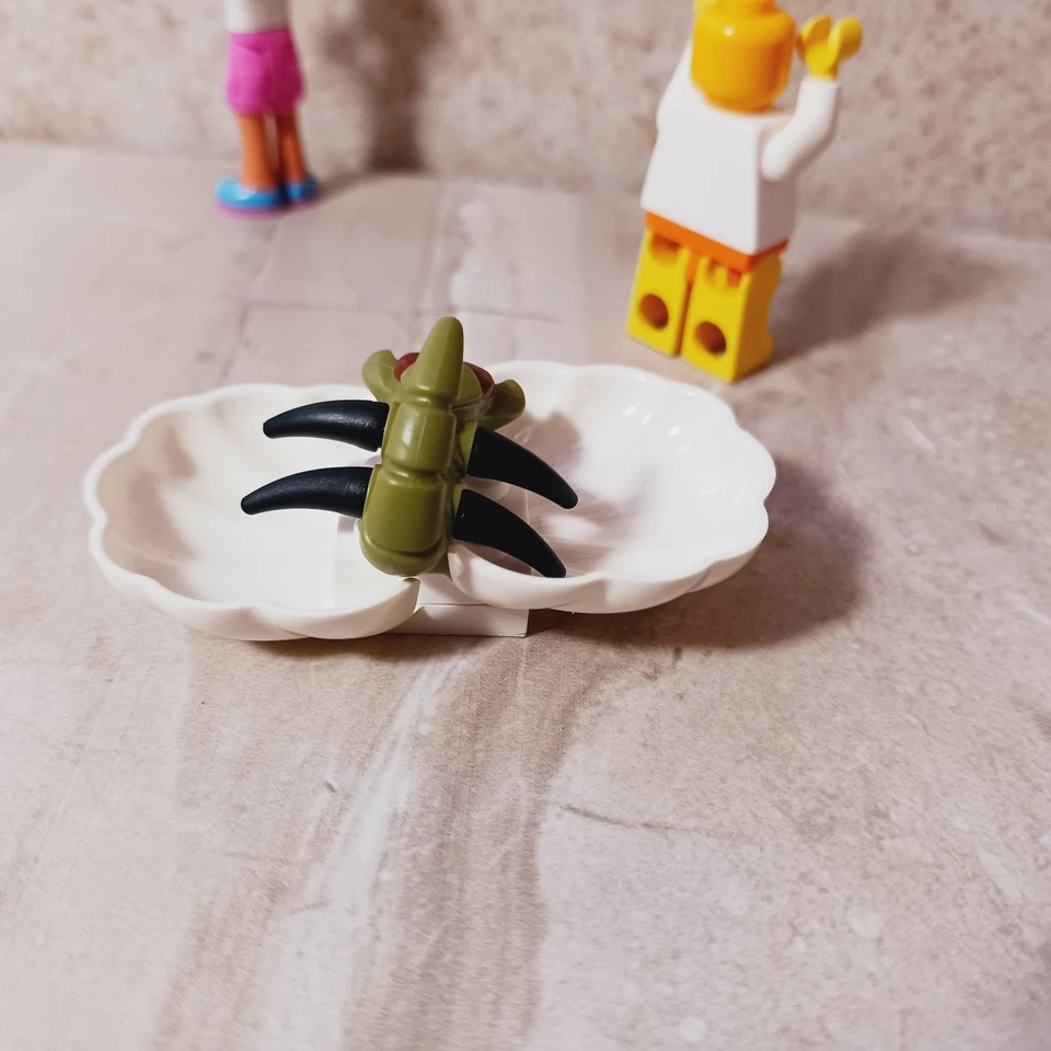 New LEGO RARE Insect Ocean Scorpion Alien Clamshell Complete Sea Monster Creepy - Image 3 of 3