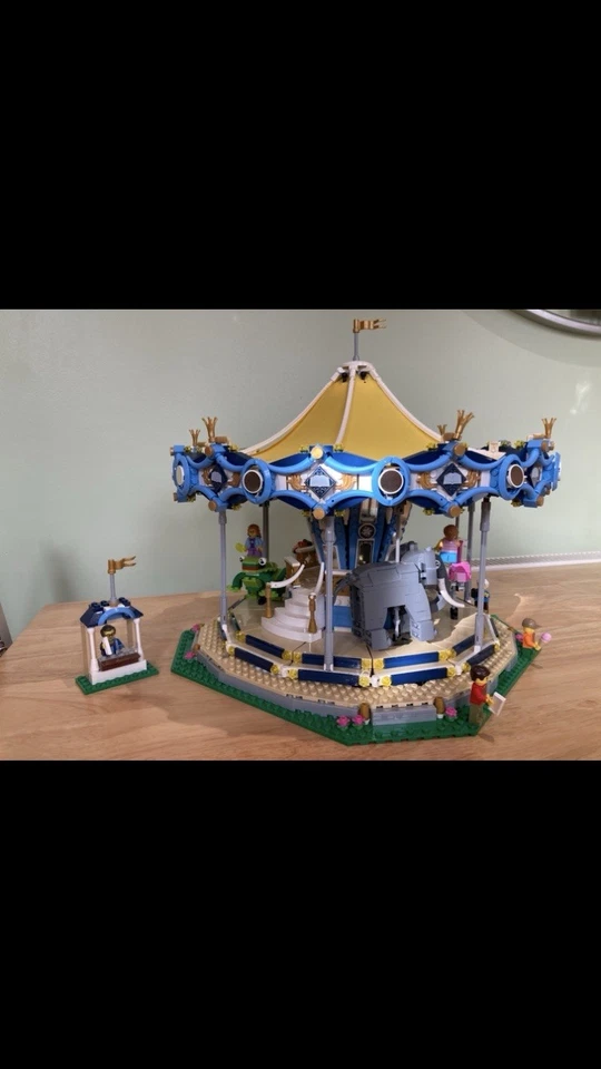 LEGO Creator 10257 Carousel, photo 1 of 5