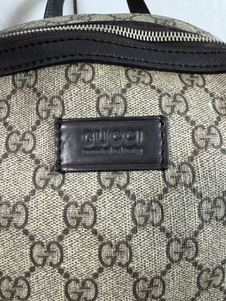 AUTÉNTICA MOCHILA GRANDE GUCCI GG SUPREME 406370 Cuero Gamuza Negro/Beige Foto 2 de 4