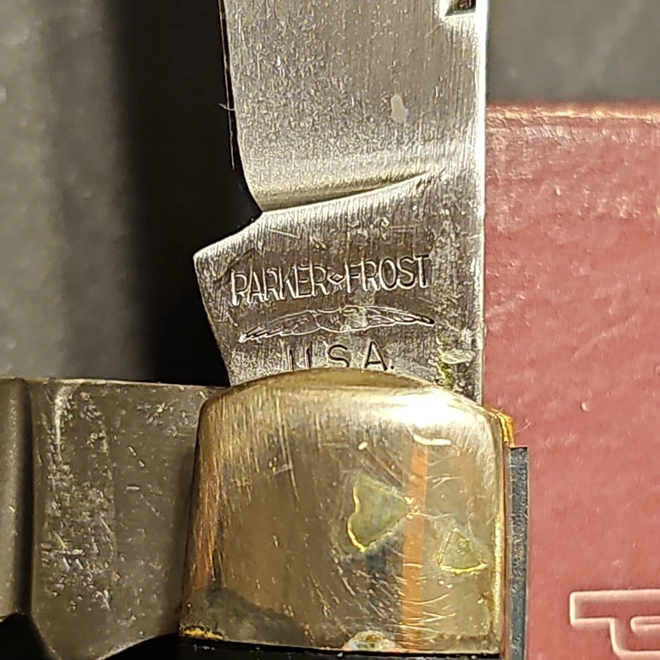 Faca de bolso vintage Parker-Frost EUA 1978-9 Bison Etch com caixa Stockman  - Imagem 4 de 4