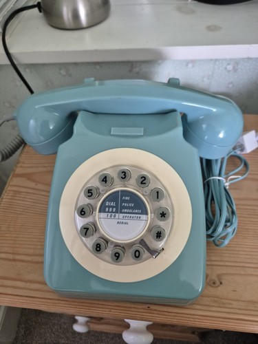 Wild & Wolf 746 RETRO 70s rotary push button duck egg blue corded telephone