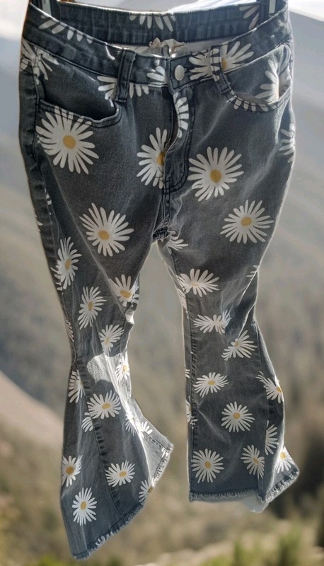 Altar'd State Flare Bell Bottom Stretchy Pants Daisy Print Size M