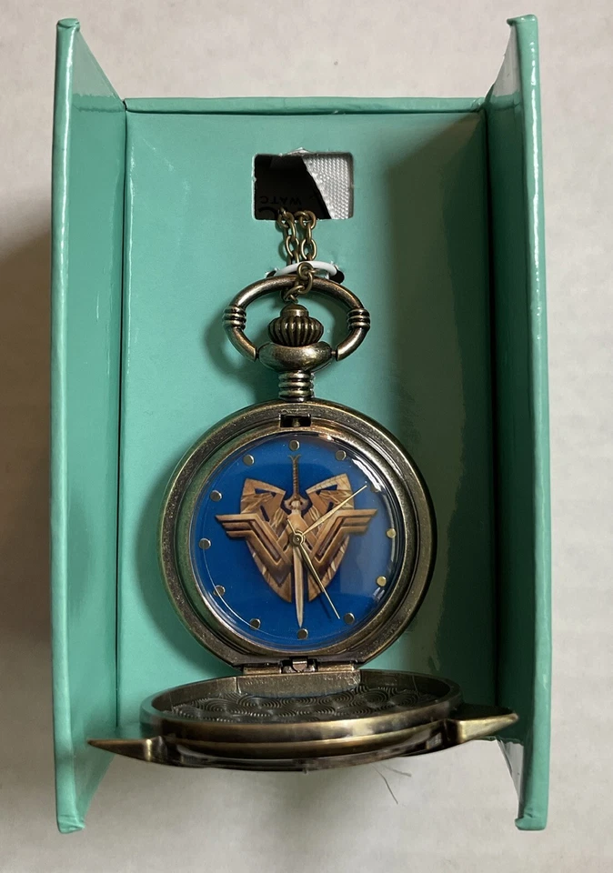 DC Comics Mujer Maravilla Logotipo de Película Tono Bronce Reloj Bolsillo Collar Licencia NUEVO Foto 2 de 4