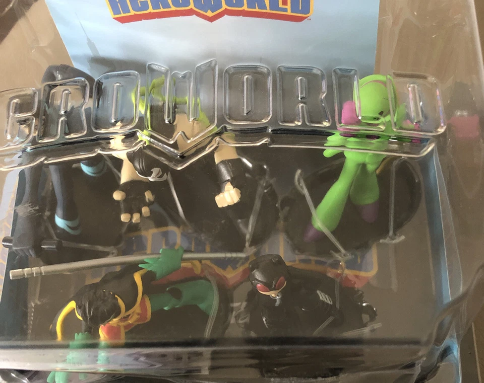 DC Comics Hero World No2 эксклюзив США - Изображение 4 из 4