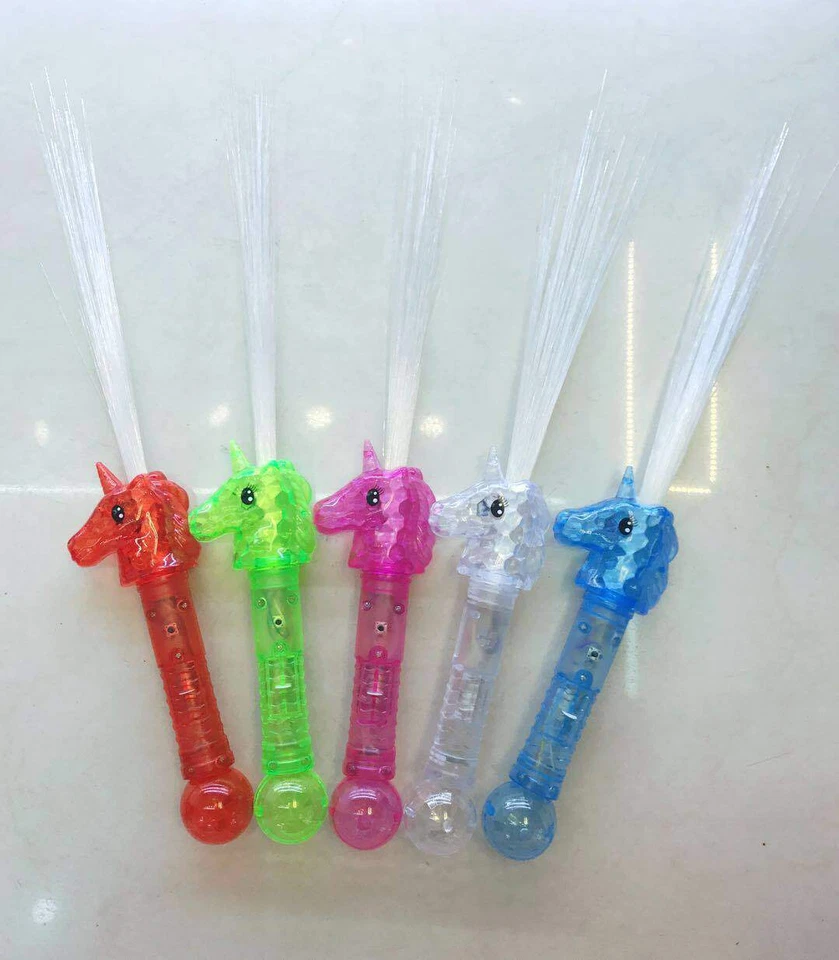 4 varitas de fibra óptica LED unicornio colores surtidos favor de fiesta Foto 2 de 4