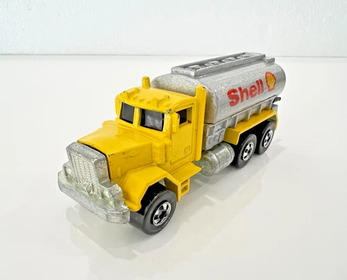Vintage Hot Wheels Peterbilt SHELL TANKER TRUCK with Hoses