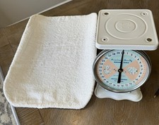 Vintage "AMERICAN FAMILY" NURSERY SCALE - 30 Lb. Babies, Puppies, Kittens 1950  s