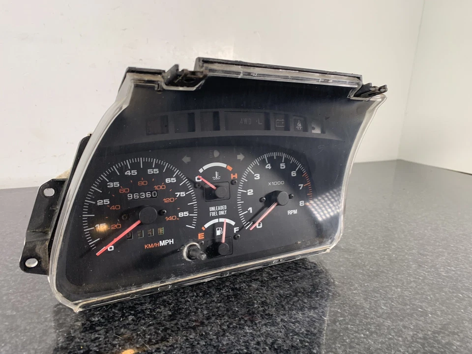 Cuadro de instrumentos Suzuki Sidekick Tracker 1989-1995 Speedo 96 k millas Foto 2 de 4