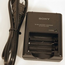 Sony Ni-MH AA AAA BC-CS2A Battery Charger Double  Triple A TESTED WORKING 
