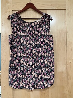 Lime Lush Boutique Floral Top (Size M)