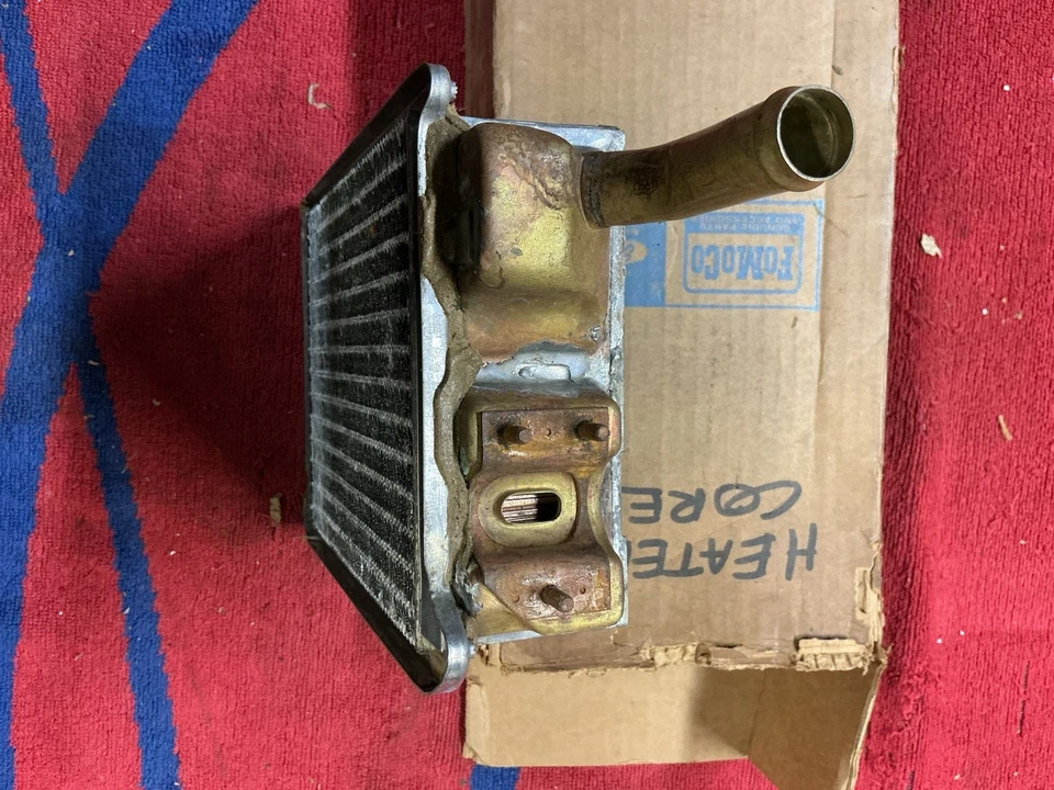 Núcleo calefactor Ford Thunderbird 1961-62 C2SZ-18476-B nuevo de lote Foto 3 de 4