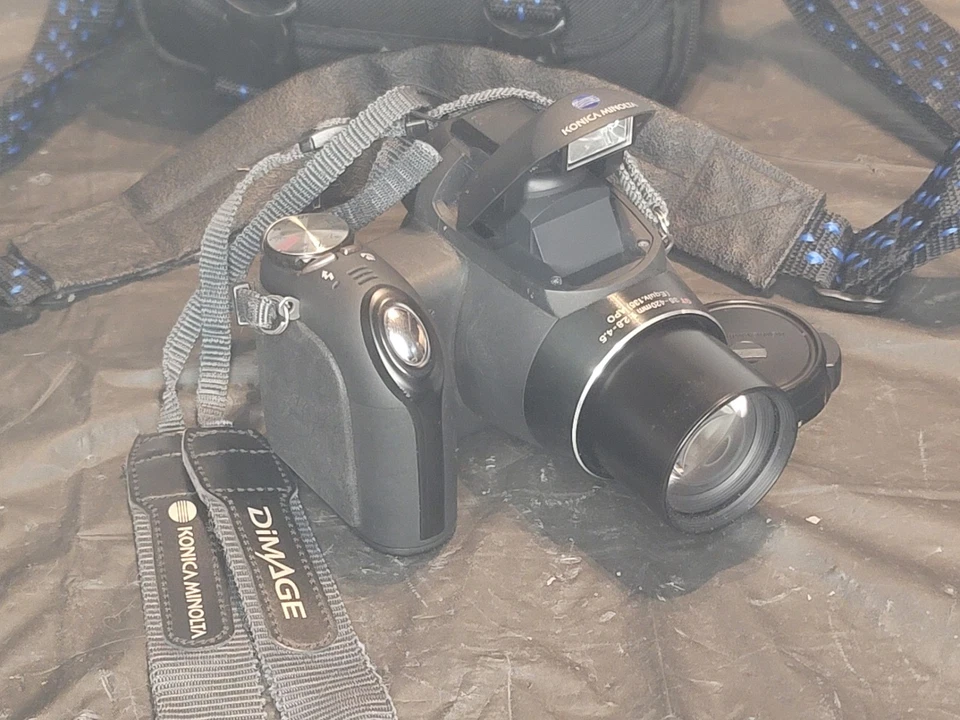 Konica Minolta DiMAGE Z5 5.0MP Digital Camera - Nice - Image 4 of 4