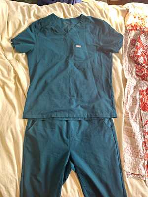 FIGS Technical Collection Men s L Caribbean blue Scrub Set V-Neck Top & Joggers