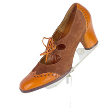 Vintage 1940s leather wing tip heels 5.5 brown white pumps lace up brogue rust