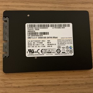 Samsung CM871A 256GB 2,5 Zoll SATA III 6g MZ-7TY2560 MZ7TY256HDHP-000L1